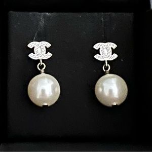 Chanel Pearl CC Drop Earrings Silver Pearly White